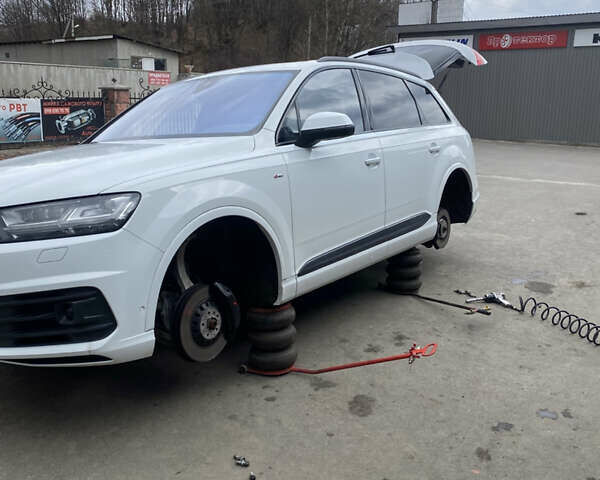 Белый Ауди Ку 7, объемом двигателя 2.97 л и пробегом 216 тыс. км за 48400 $, фото 58 на Automoto.ua
