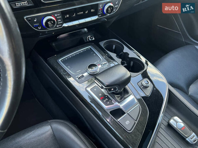 Белый Ауди Ку 7, объемом двигателя 3 л и пробегом 80 тыс. км за 34500 $, фото 32 на Automoto.ua