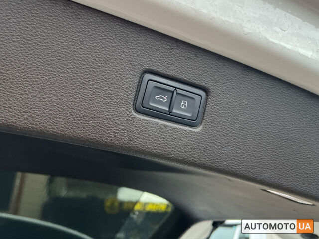 Белый Ауди Ку 7, объемом двигателя 3 л и пробегом 176 тыс. км за 29200 $, фото 11 на Automoto.ua