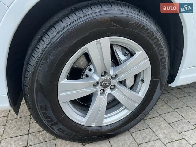 Білий Ауді Ку 7, об'ємом двигуна 2 л та пробігом 109 тис. км за 23900 $, фото 78 на Automoto.ua