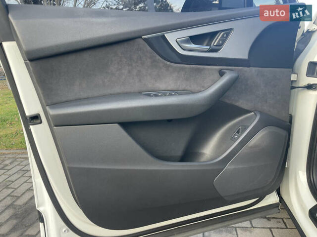 Белый Ауди Ку 7, объемом двигателя 2.97 л и пробегом 92 тыс. км за 39900 $, фото 50 на Automoto.ua