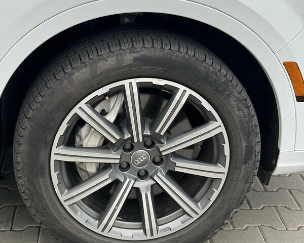 Белый Ауди Ку 7, объемом двигателя 3 л и пробегом 125 тыс. км за 29499 $, фото 17 на Automoto.ua