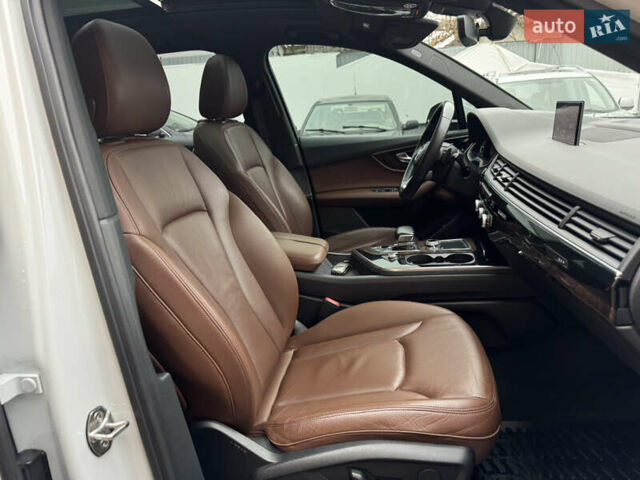 Білий Ауді Ку 7, об'ємом двигуна 3 л та пробігом 171 тис. км за 25000 $, фото 27 на Automoto.ua