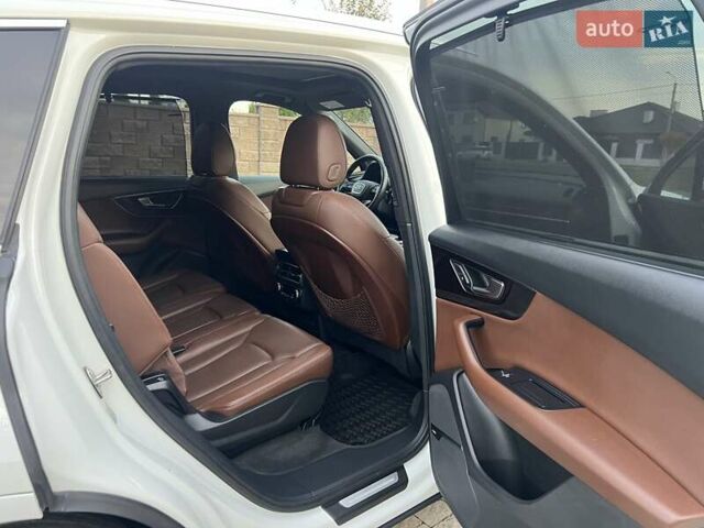 Білий Ауді Ку 7, об'ємом двигуна 2 л та пробігом 109 тис. км за 23900 $, фото 21 на Automoto.ua