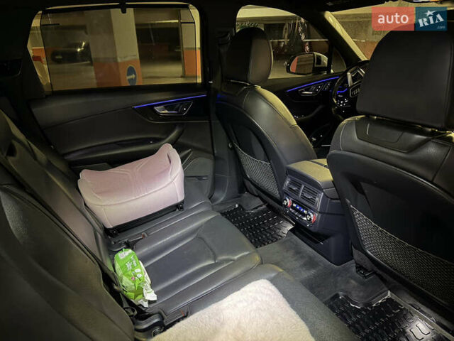 Белый Ауди Ку 7, объемом двигателя 3 л и пробегом 244 тыс. км за 27600 $, фото 5 на Automoto.ua