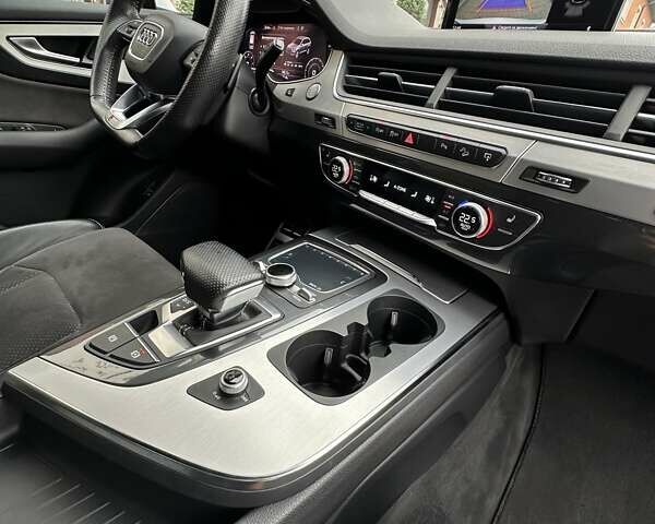Белый Ауди Ку 7, объемом двигателя 2.97 л и пробегом 131 тыс. км за 37555 $, фото 105 на Automoto.ua