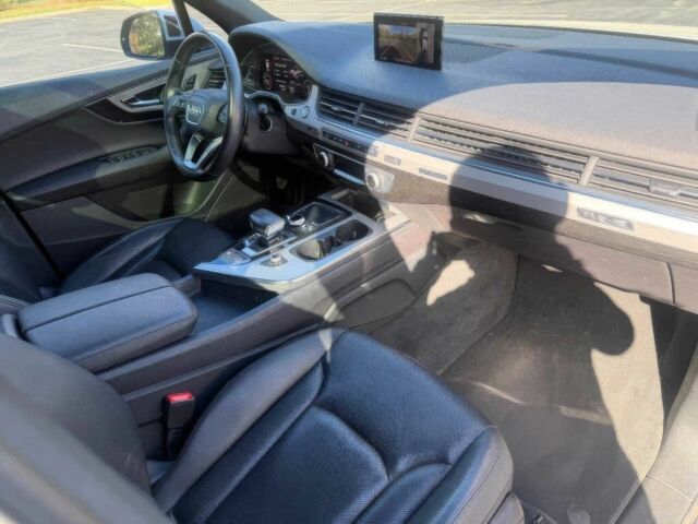 Белый Ауди Ку 7, объемом двигателя 2 л и пробегом 59 тыс. км за 17000 $, фото 14 на Automoto.ua