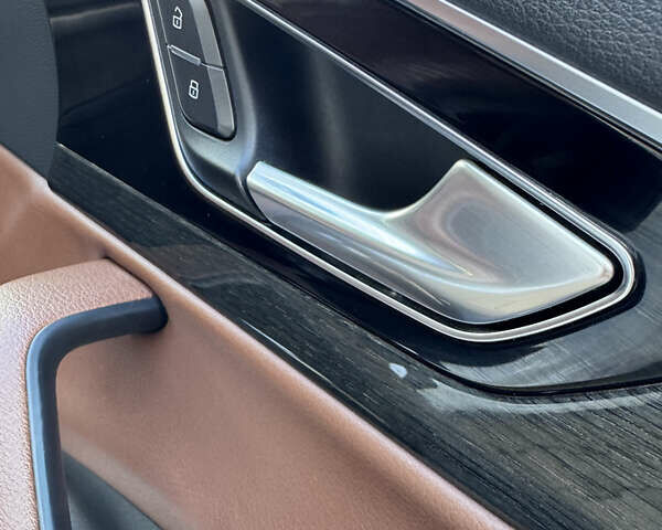 Білий Ауді Ку 7, об'ємом двигуна 3 л та пробігом 158 тис. км за 28700 $, фото 19 на Automoto.ua