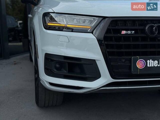 Ауді Ку 7 2017 у Рівному на Automoto.ua Білий Ауді Ку 7, об'ємом двигуна 3 л та пробігом 149 тис. км за 31000 $, фото 5 на Automoto.ua