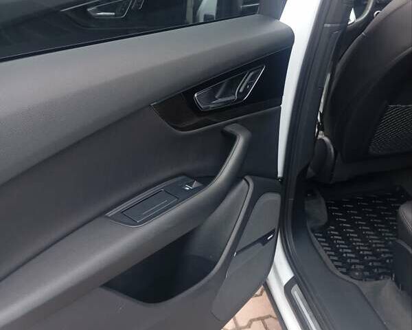 Белый Ауди Ку 7, объемом двигателя 3 л и пробегом 141 тыс. км за 28400 $, фото 20 на Automoto.ua