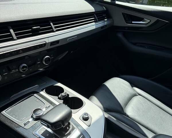 Ауді Ку 7 2017 у Києві на Automoto.ua Білий Ауді Ку 7, об'ємом двигуна 1.98 л та пробігом 108 тис. км за 36200 $, фото 36 на Automoto.ua