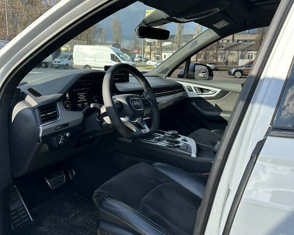 Белый Ауди Ку 7, объемом двигателя 2.97 л и пробегом 187 тыс. км за 35000 $, фото 6 на Automoto.ua