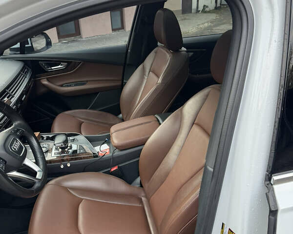 Белый Ауди Ку 7, объемом двигателя 3 л и пробегом 234 тыс. км за 20000 $, фото 7 на Automoto.ua