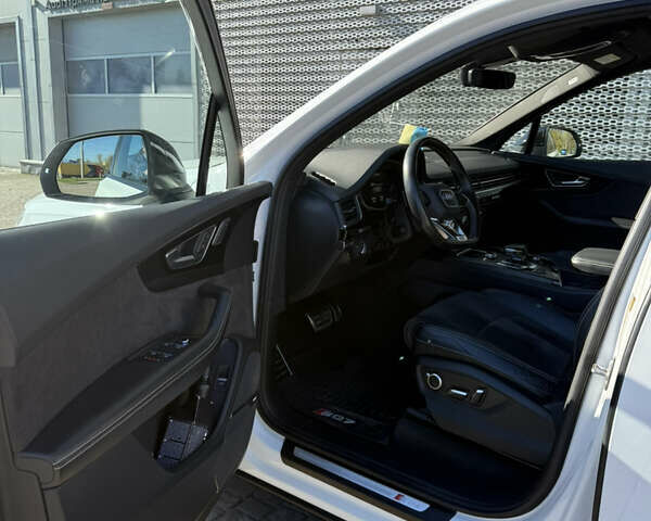 Белый Ауди Ку 7, объемом двигателя 2 л и пробегом 100 тыс. км за 41500 $, фото 13 на Automoto.ua