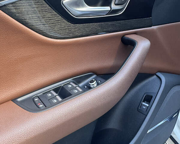 Білий Ауді Ку 7, об'ємом двигуна 3 л та пробігом 158 тис. км за 28700 $, фото 8 на Automoto.ua