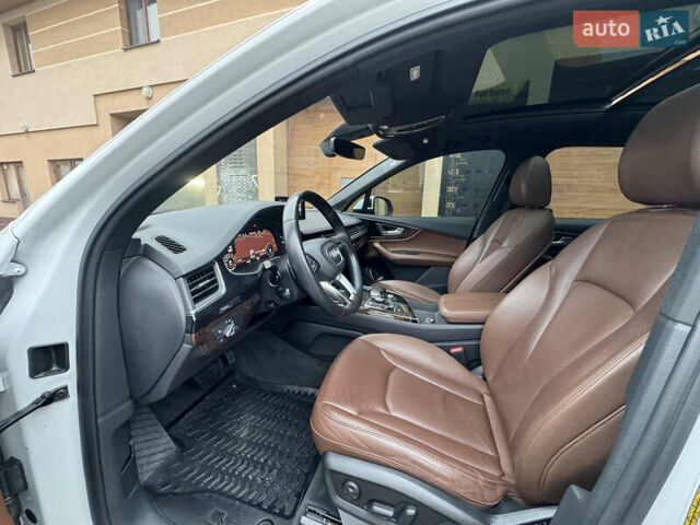 Білий Ауді Ку 7, об'ємом двигуна 3 л та пробігом 171 тис. км за 25000 $, фото 19 на Automoto.ua