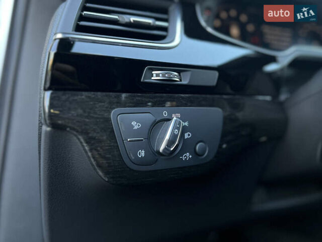 Белый Ауди Ку 7, объемом двигателя 3 л и пробегом 80 тыс. км за 34500 $, фото 30 на Automoto.ua