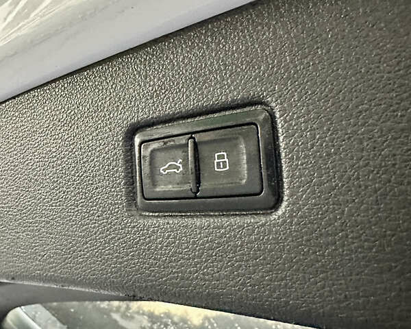 Белый Ауди Ку 7, объемом двигателя 1.98 л и пробегом 103 тыс. км за 29900 $, фото 14 на Automoto.ua