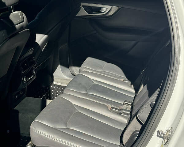 Білий Ауді Ку 7, об'ємом двигуна 1.98 л та пробігом 134 тис. км за 26900 $, фото 9 на Automoto.ua