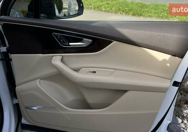 Білий Ауді Ку 7, об'ємом двигуна 3 л та пробігом 167 тис. км за 23500 $, фото 45 на Automoto.ua