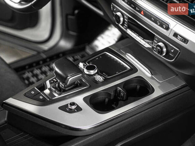 Білий Ауді Ку 7, об'ємом двигуна 2.97 л та пробігом 84 тис. км за 45900 $, фото 33 на Automoto.ua