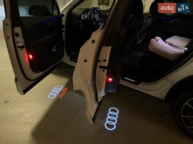 Белый Ауди Ку 7, объемом двигателя 3 л и пробегом 244 тыс. км за 27600 $, фото 4 на Automoto.ua