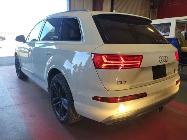 Белый Ауди Ку 7, объемом двигателя 3 л и пробегом 243 тыс. км за 20900 $, фото 2 на Automoto.ua