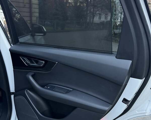 Белый Ауди Ку 7, объемом двигателя 3 л и пробегом 195 тыс. км за 23500 $, фото 35 на Automoto.ua