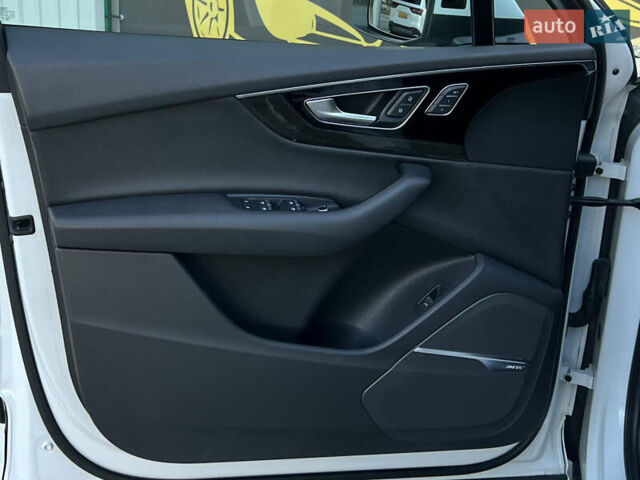 Белый Ауди Ку 7, объемом двигателя 3 л и пробегом 80 тыс. км за 34500 $, фото 11 на Automoto.ua