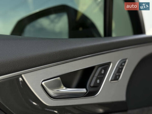 Білий Ауді Ку 7, об'ємом двигуна 3 л та пробігом 216 тис. км за 37500 $, фото 28 на Automoto.ua