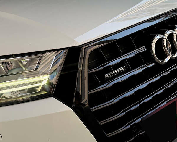 Белый Ауди Ку 7, объемом двигателя 3 л и пробегом 118 тыс. км за 27000 $, фото 1 на Automoto.ua