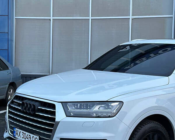 Белый Ауди Ку 7, объемом двигателя 3 л и пробегом 150 тыс. км за 25000 $, фото 4 на Automoto.ua