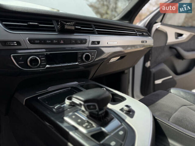 Білий Ауді Ку 7, об'ємом двигуна 3 л та пробігом 216 тис. км за 37500 $, фото 38 на Automoto.ua