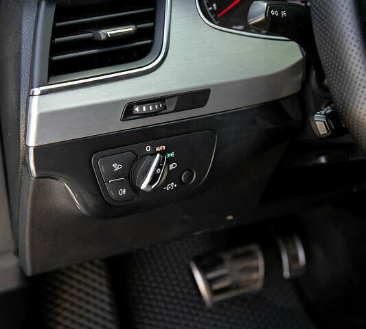 Белый Ауди Ку 7, объемом двигателя 2.97 л и пробегом 250 тыс. км за 37500 $, фото 16 на Automoto.ua