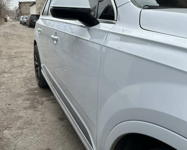 Белый Ауди Ку 7, объемом двигателя 3 л и пробегом 184 тыс. км за 28500 $, фото 9 на Automoto.ua