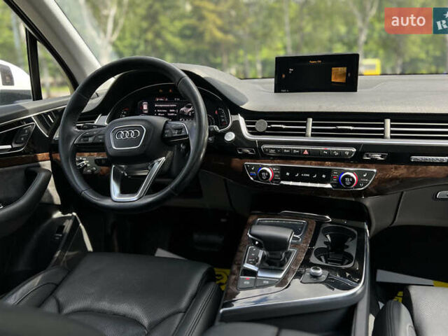 Белый Ауди Ку 7, объемом двигателя 3 л и пробегом 220 тыс. км за 49700 $, фото 12 на Automoto.ua