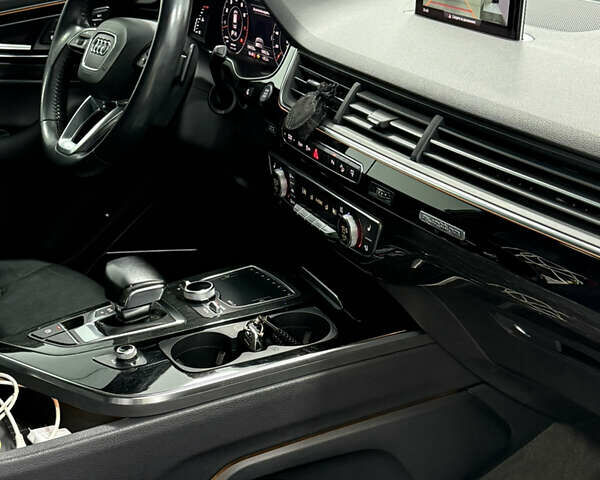 Белый Ауди Ку 7, объемом двигателя 3 л и пробегом 194 тыс. км за 25900 $, фото 17 на Automoto.ua