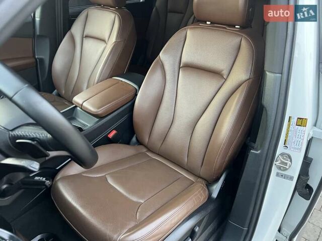 Білий Ауді Ку 7, об'ємом двигуна 2 л та пробігом 109 тис. км за 23900 $, фото 23 на Automoto.ua