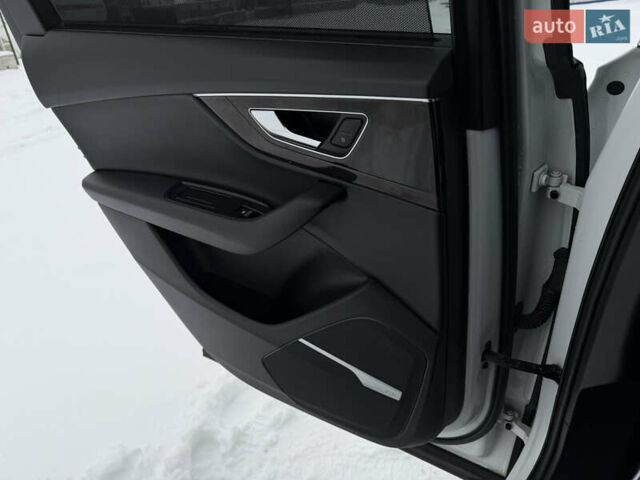Белый Ауди Ку 7, объемом двигателя 3 л и пробегом 244 тыс. км за 27600 $, фото 18 на Automoto.ua
