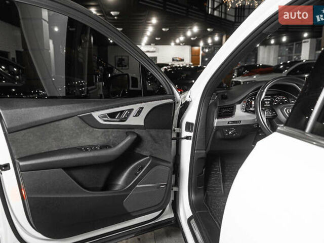 Білий Ауді Ку 7, об'ємом двигуна 2.97 л та пробігом 84 тис. км за 45900 $, фото 34 на Automoto.ua