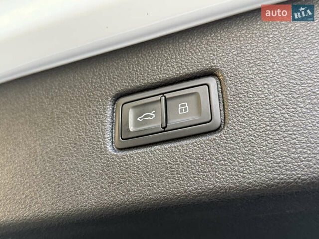 Белый Ауди Ку 7, объемом двигателя 3 л и пробегом 108 тыс. км за 31700 $, фото 73 на Automoto.ua