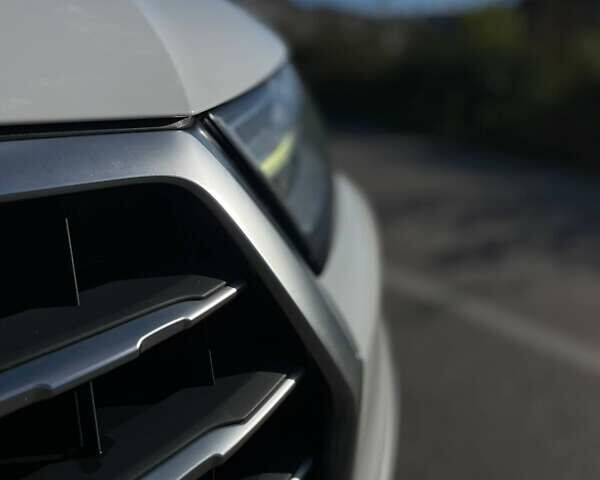 Білий Ауді Ку 7, об'ємом двигуна 1.98 л та пробігом 103 тис. км за 27800 $, фото 7 на Automoto.ua