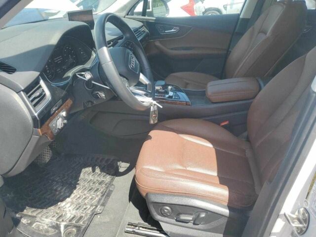 Білий Ауді Ку 7, об'ємом двигуна 3 л та пробігом 74 тис. км за 9100 $, фото 6 на Automoto.ua