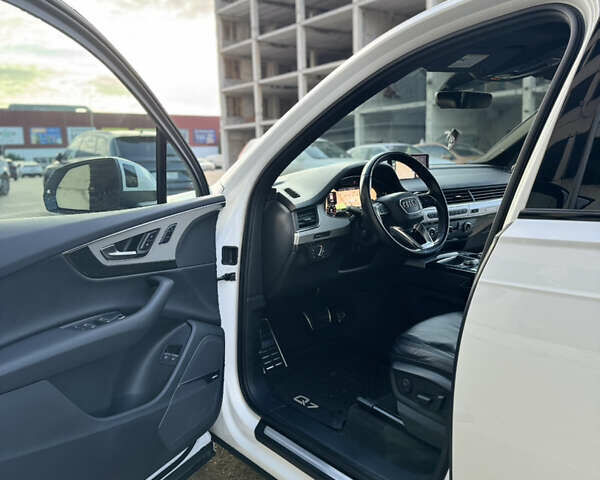 Білий Ауді Ку 7, об'ємом двигуна 1.98 л та пробігом 112 тис. км за 36800 $, фото 19 на Automoto.ua