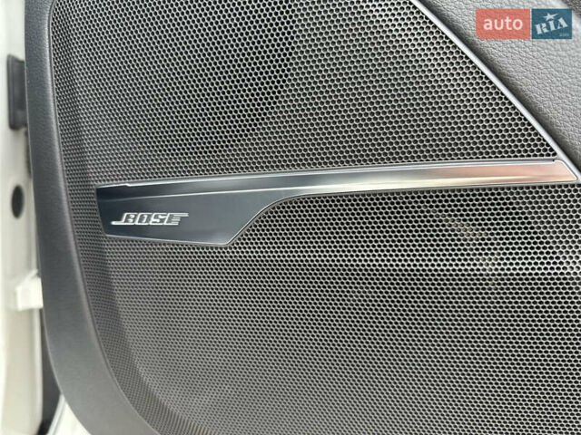 Білий Ауді Ку 7, об'ємом двигуна 2.97 л та пробігом 121 тис. км за 53700 $, фото 16 на Automoto.ua