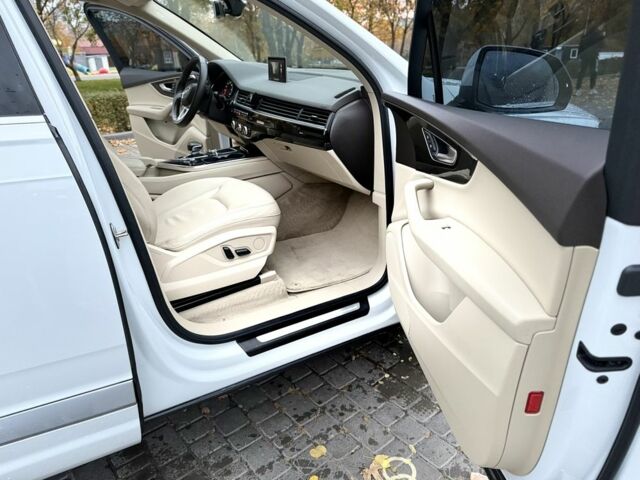 Ауді Ку 7 2018 у Кам'янське (Дніпродзержинськ) на Automoto.ua Білий Ауді Ку 7, об'ємом двигуна 3 л та пробігом 85 тис. км за 27900 $, фото 17 на Automoto.ua