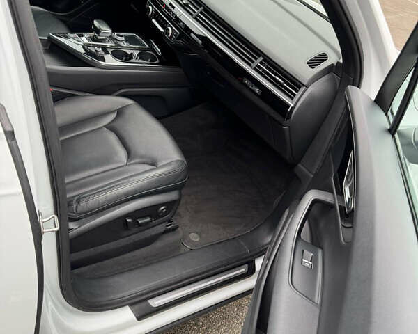 Белый Ауди Ку 7, объемом двигателя 3 л и пробегом 87 тыс. км за 32500 $, фото 19 на Automoto.ua