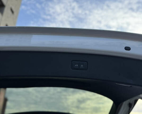 Білий Ауді Ку 7, об'ємом двигуна 1.98 л та пробігом 112 тис. км за 36800 $, фото 3 на Automoto.ua