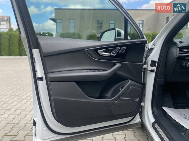 Белый Ауди Ку 7, объемом двигателя 3 л и пробегом 112 тыс. км за 35000 $, фото 12 на Automoto.ua