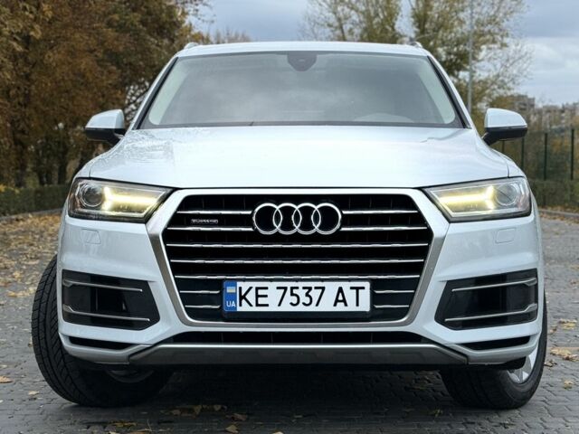Ауді Ку 7 2018 у Кам'янське (Дніпродзержинськ) на Automoto.ua Білий Ауді Ку 7, об'ємом двигуна 3 л та пробігом 85 тис. км за 27900 $, фото 1 на Automoto.ua